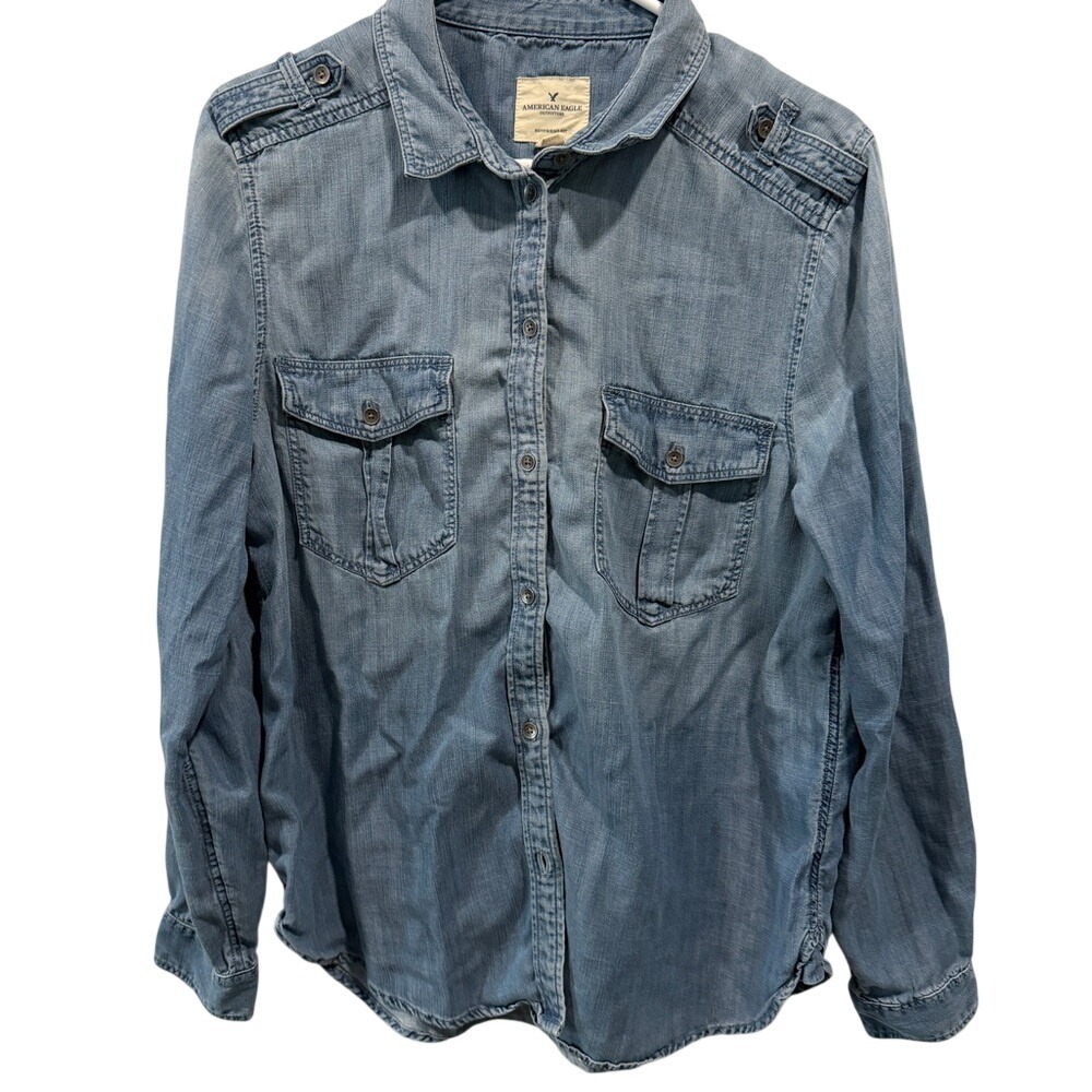 American Eagle Outfitters Light Blue Denim Shirt boyfriend fit